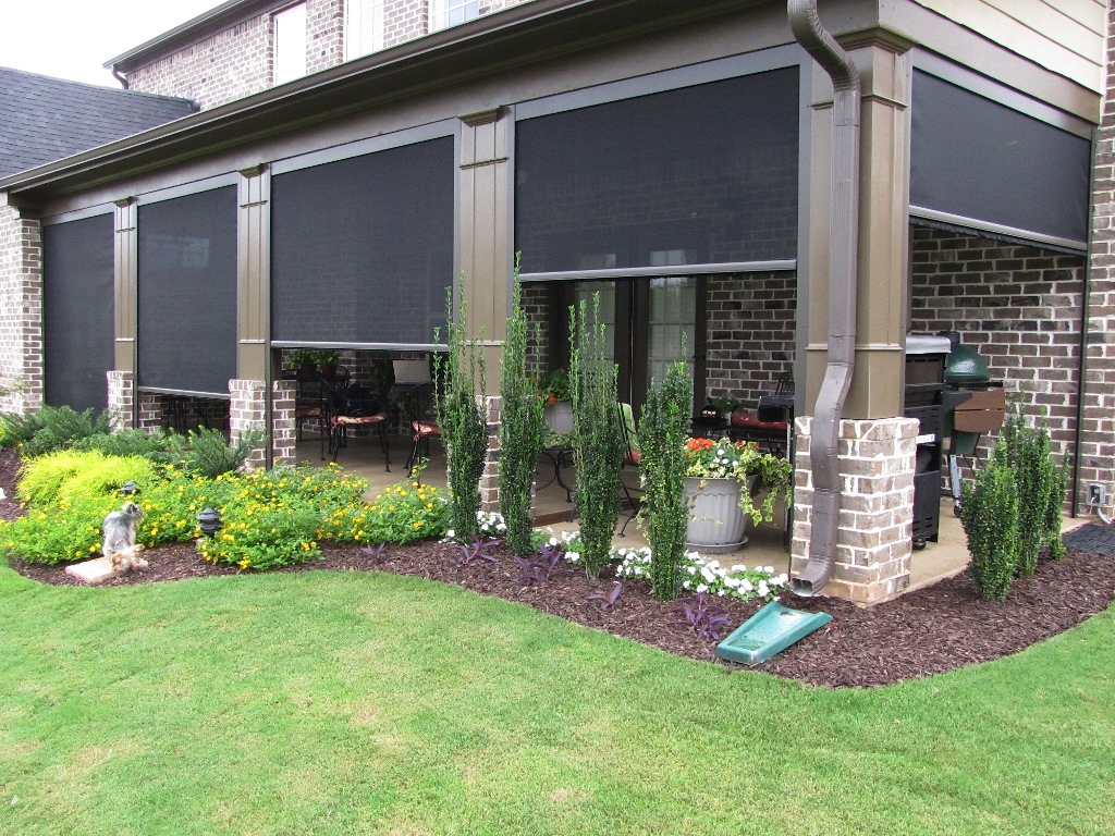 Patio & pergola with custom shades by Shadeotech